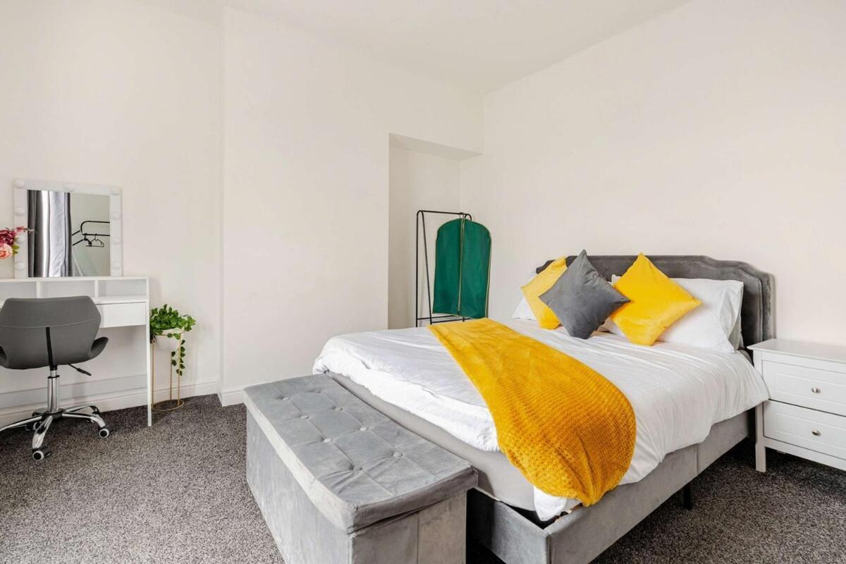 2 Min Walk Etihad Stadium & Coop Arena - 3Br, Free Parking Manchester Ngoại thất bức ảnh